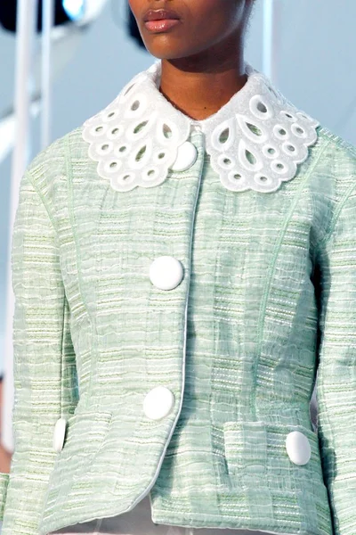 Look 11